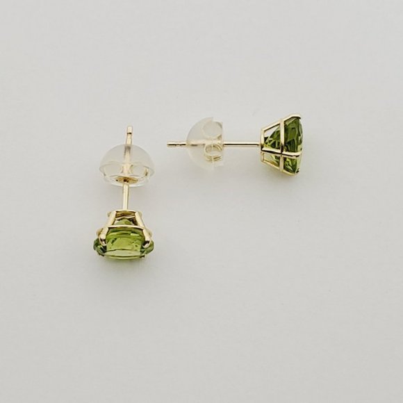 14K Yellow Gold Peridot 5x5mm Stud Earrings - Picture 5 of 5